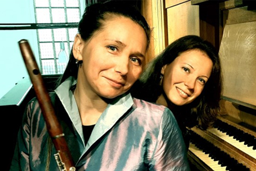 Duo-toetsen-en-fluit-Kaja-Pitelina-en-Anna-Karpenko