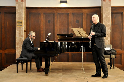 Frederic-Voorn-op-piano-en-Jens-Vra-op klarinet