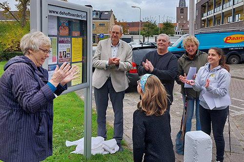 onthulling-publicatiebord-door-alle-organisaties