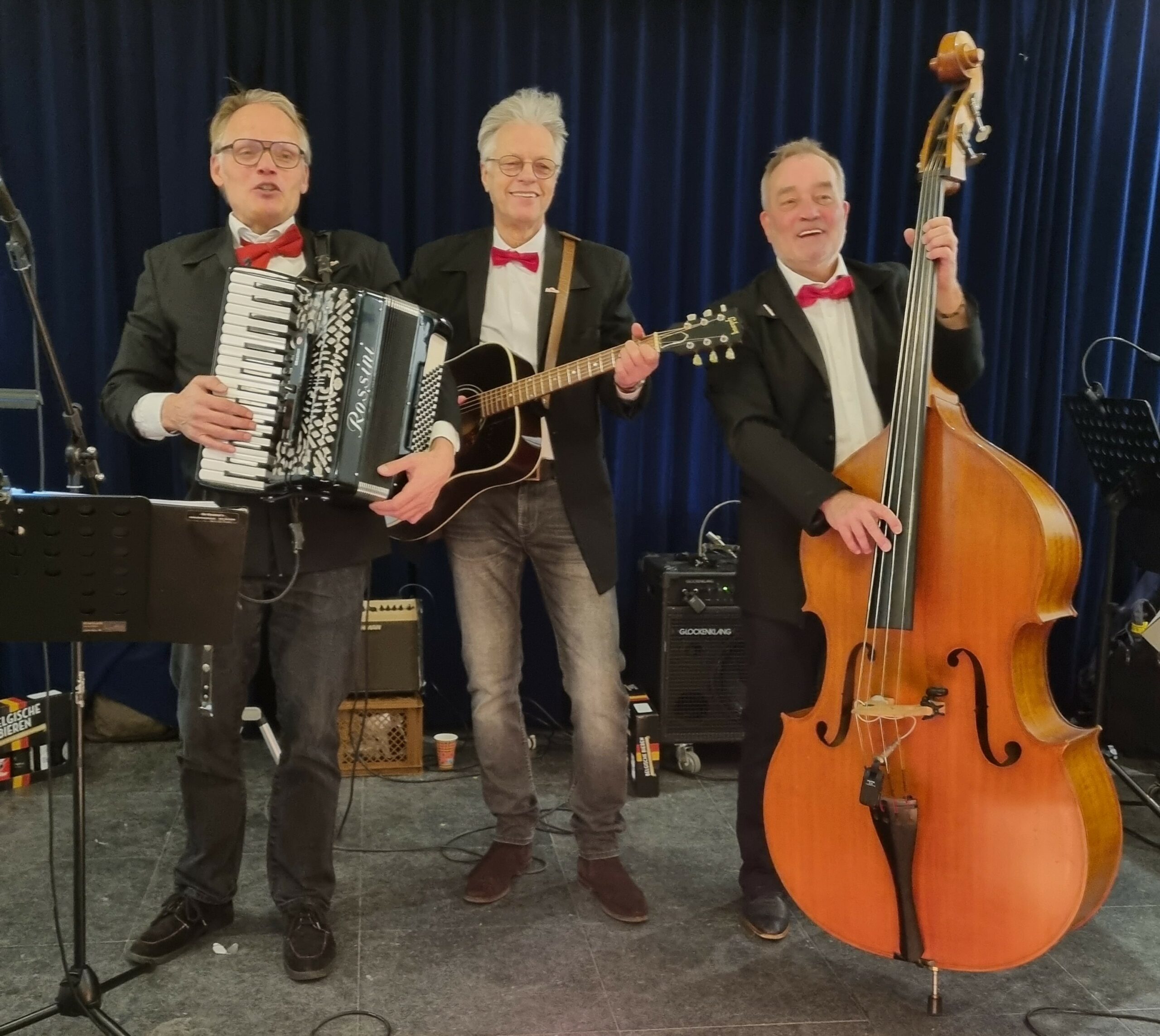 de-maximas-vlnr-rob-keijzer-hans-vlaanderen-ed-zuiderwijk_geslaagd-eindejaarsconcert-staand